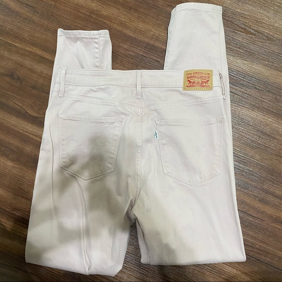 Pink Levi’s Jeans - Picture 8 of 9